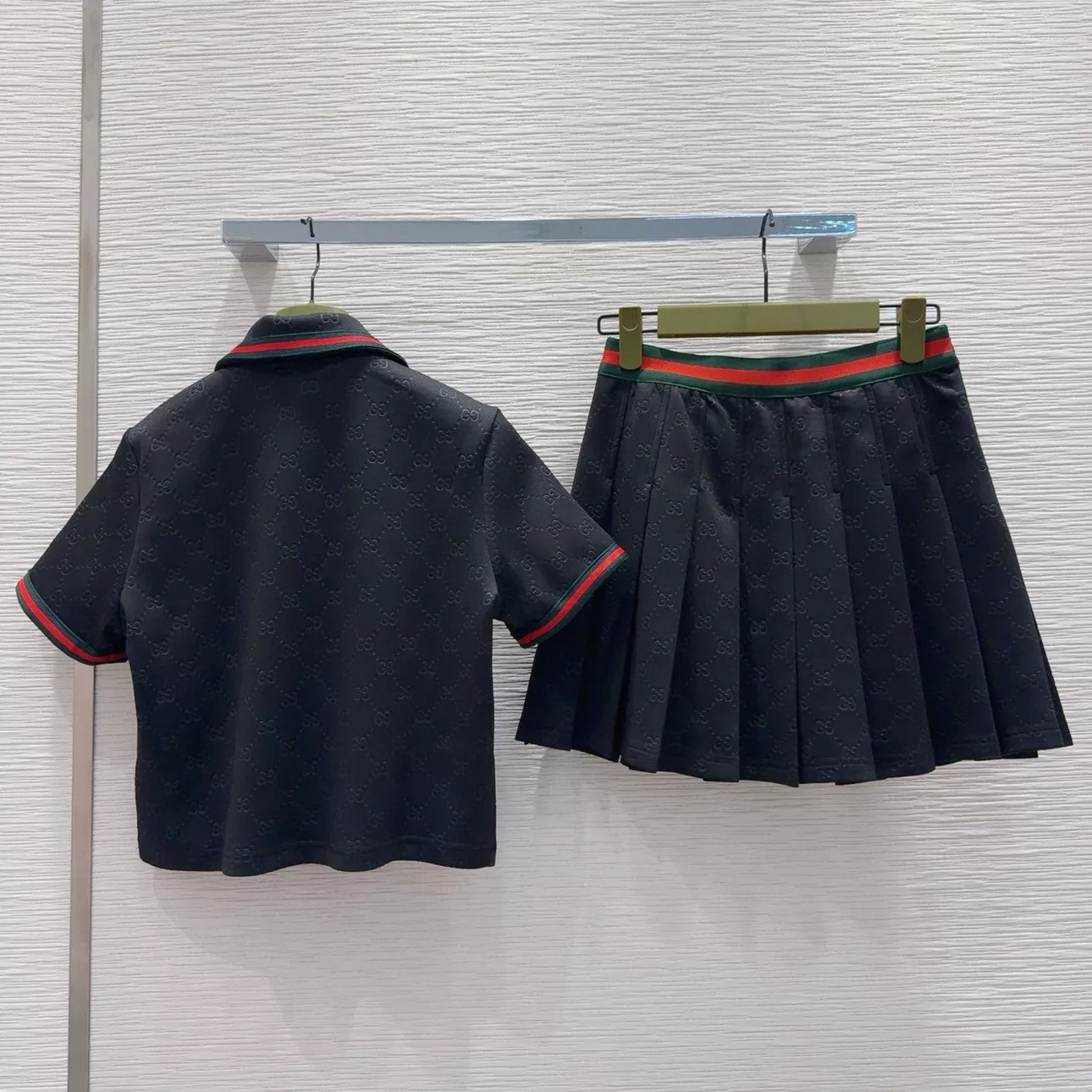 Gucci Tracksuits Short Sleeved For Women Flexible 1850