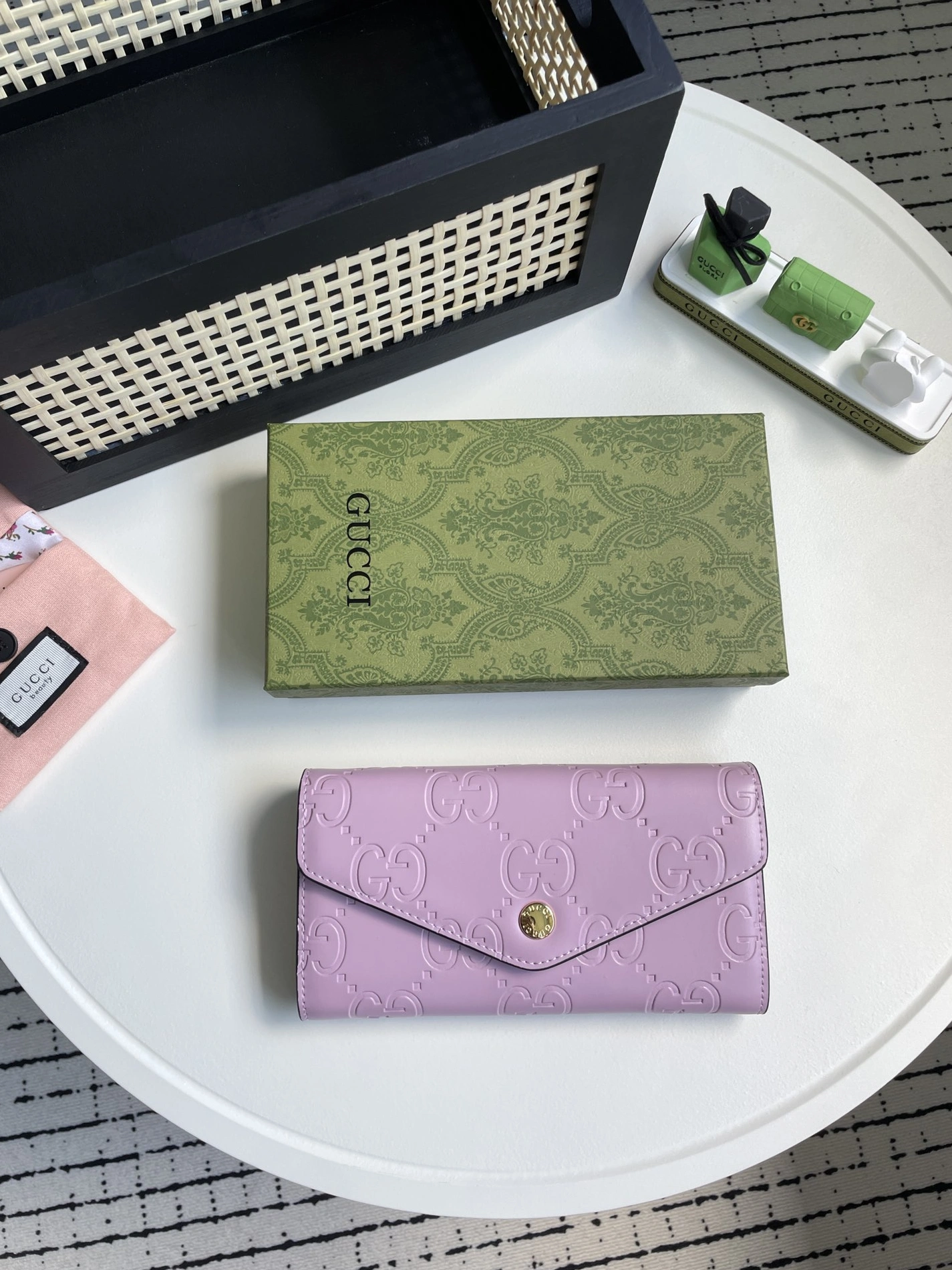 Gucci Wallets EyeCatching 9909