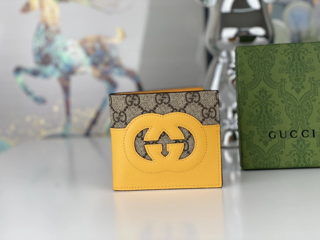 Gucci Wallets For Unisex Sleek 9964
