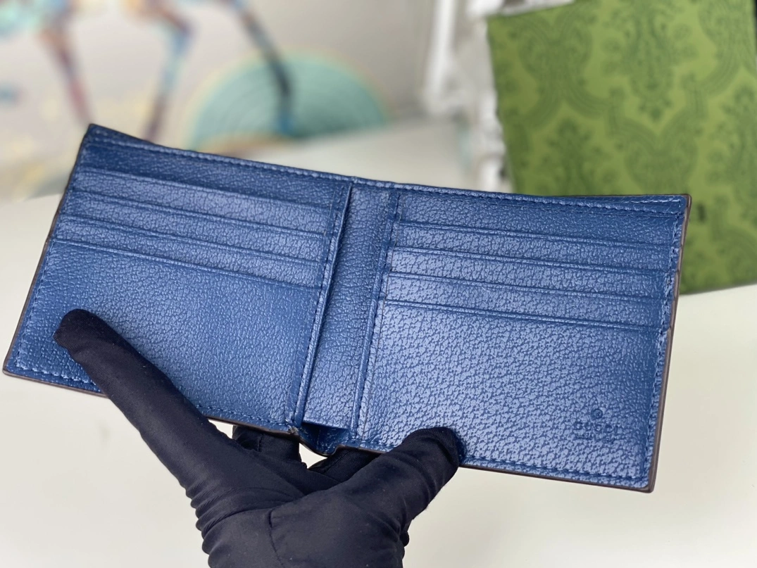 Gucci Wallets For Unisex Vibrant 8379