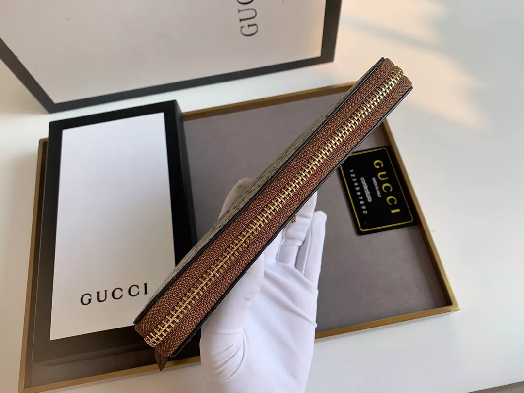Gucci Wallets Sleek 1757