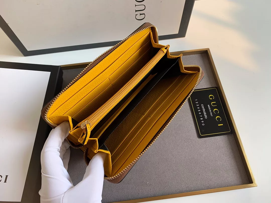 Gucci Wallets Sleek 1757