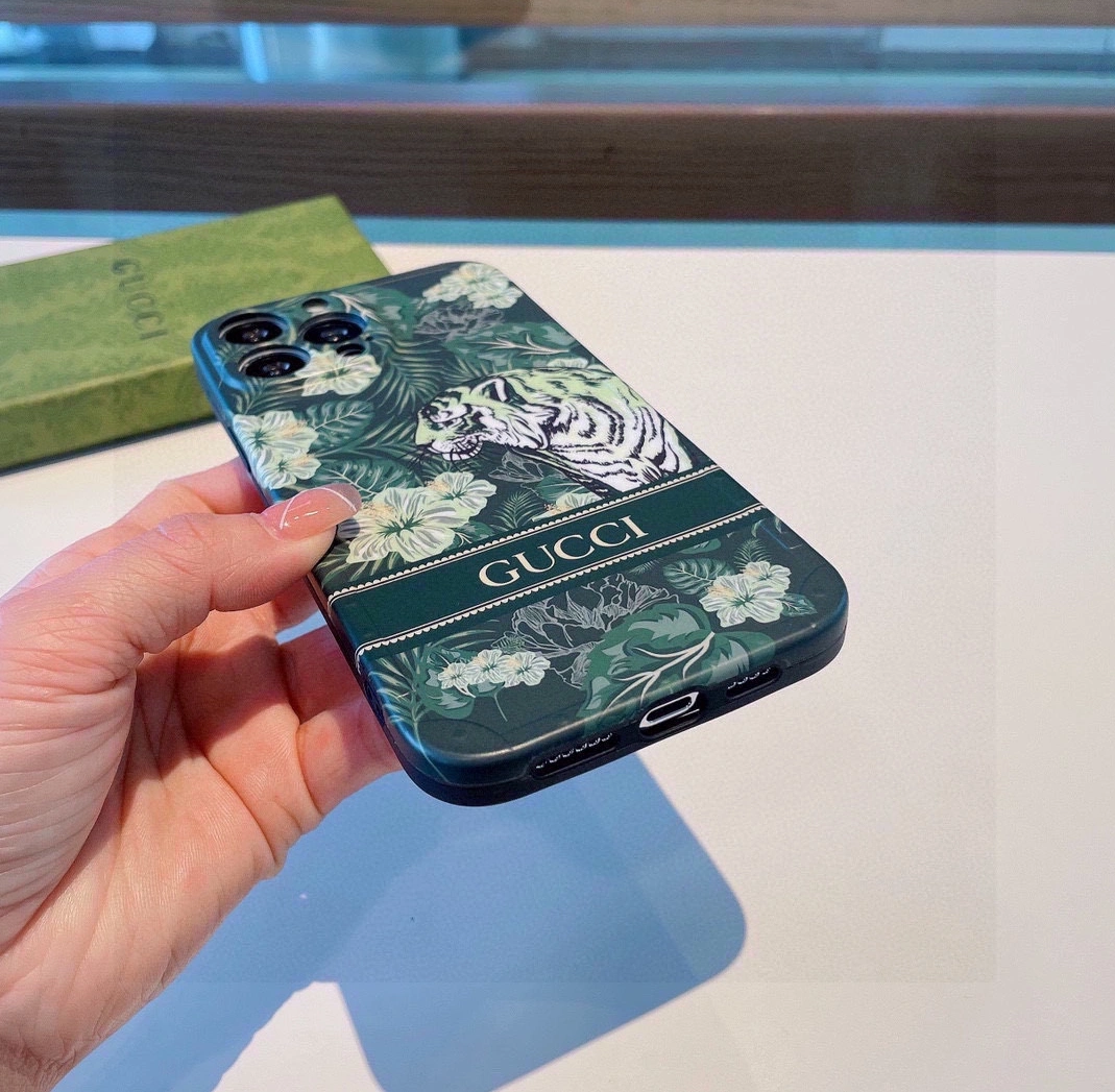 Gucci iPhone Case Timeless 599