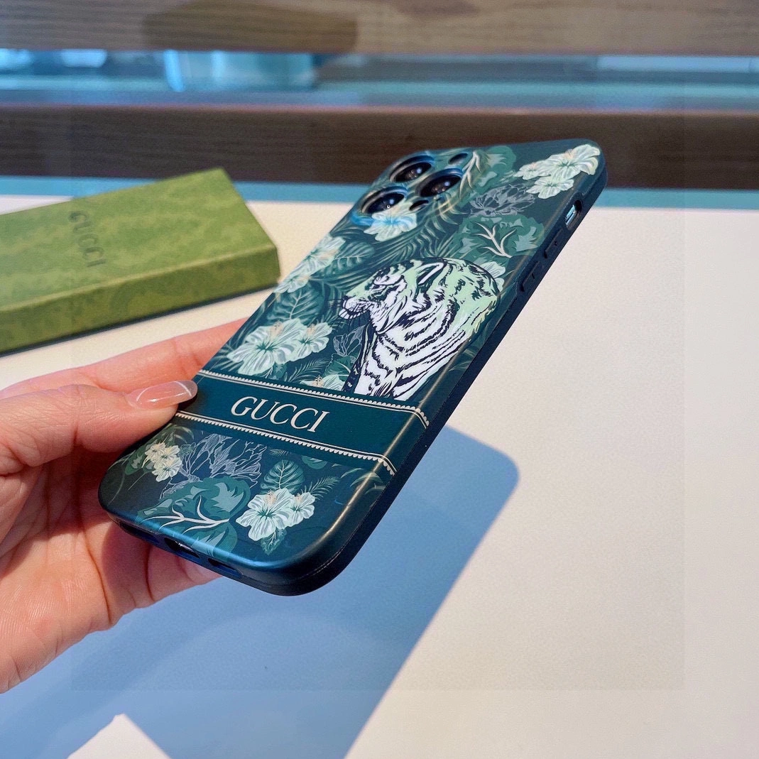 Gucci iPhone Case Timeless 599
