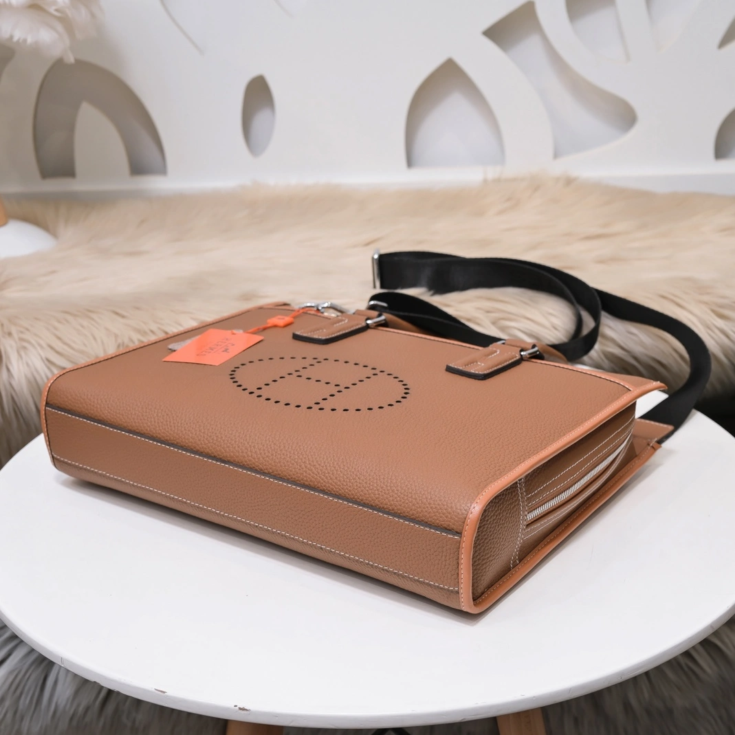 Hermes AAA Man Handbags EyeCatching 9780