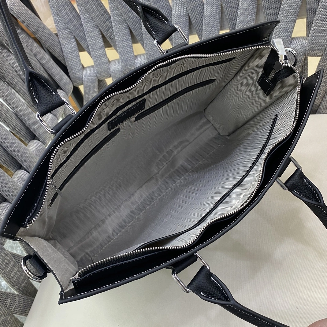 Hermes AAA Man Handbags Fashionable 7926