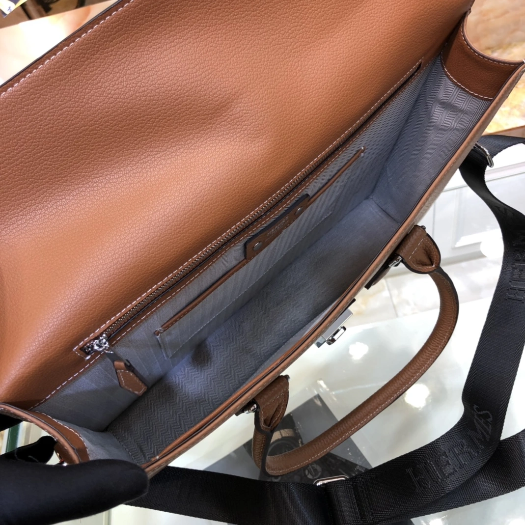 Hermes AAA Man Handbags Functional 2230
