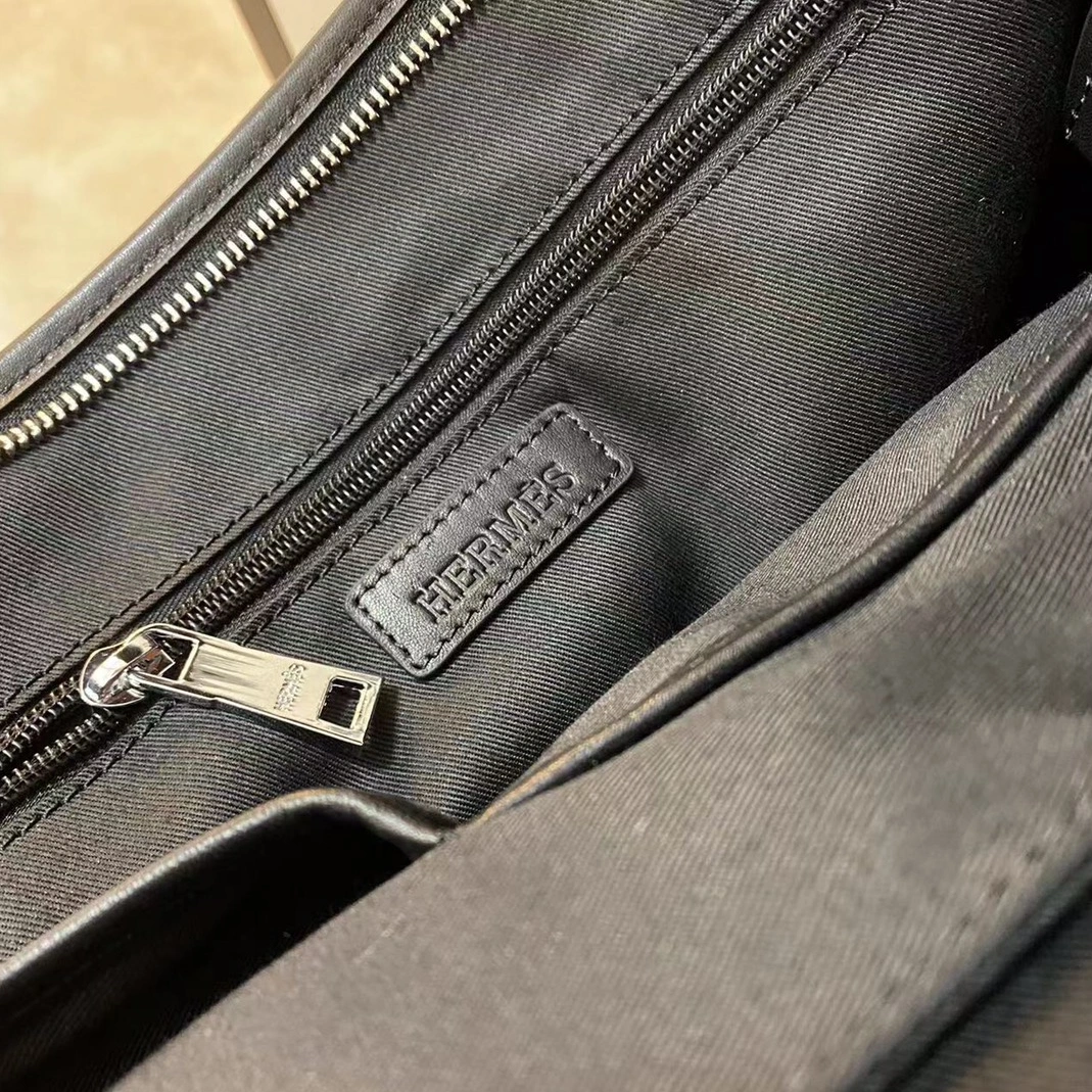 Hermes AAA Man Handbags Functional 5062