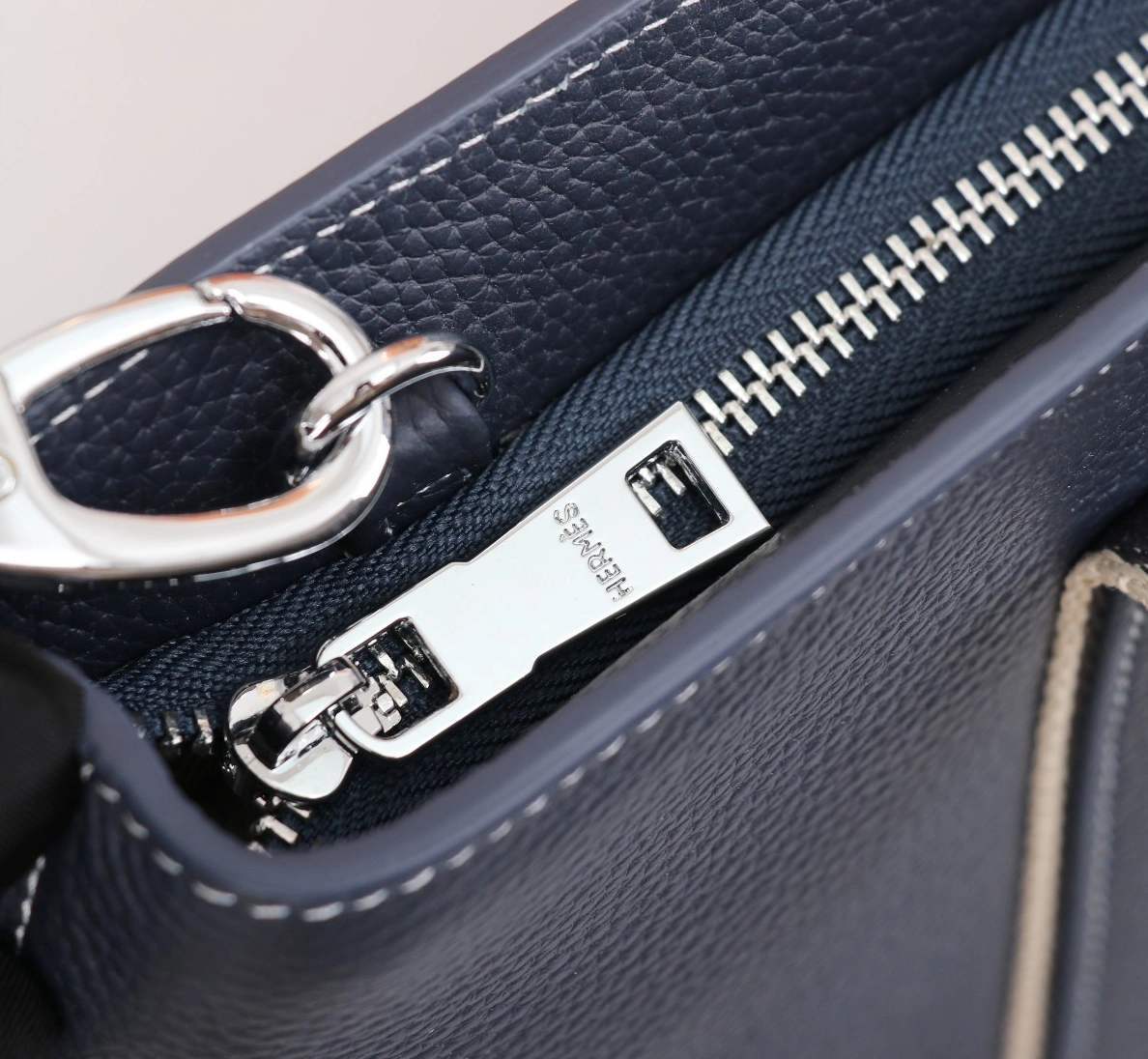 Hermes AAA Man Handbags In Navy Comfortable 1623