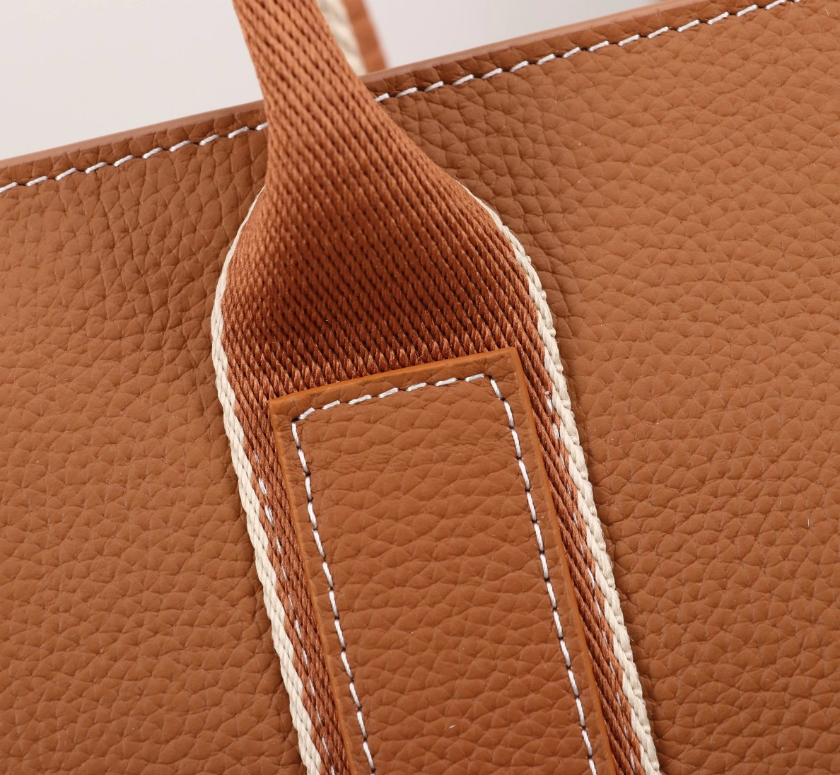 Hermes AAA Man Handbags Lightweight 860