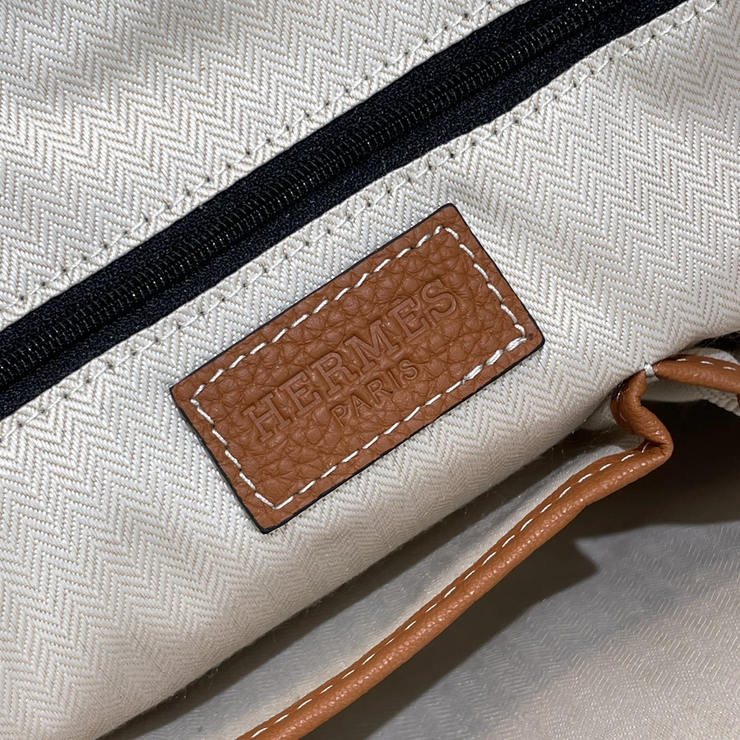 Hermes AAA Man Handbags Sophisticated 2443