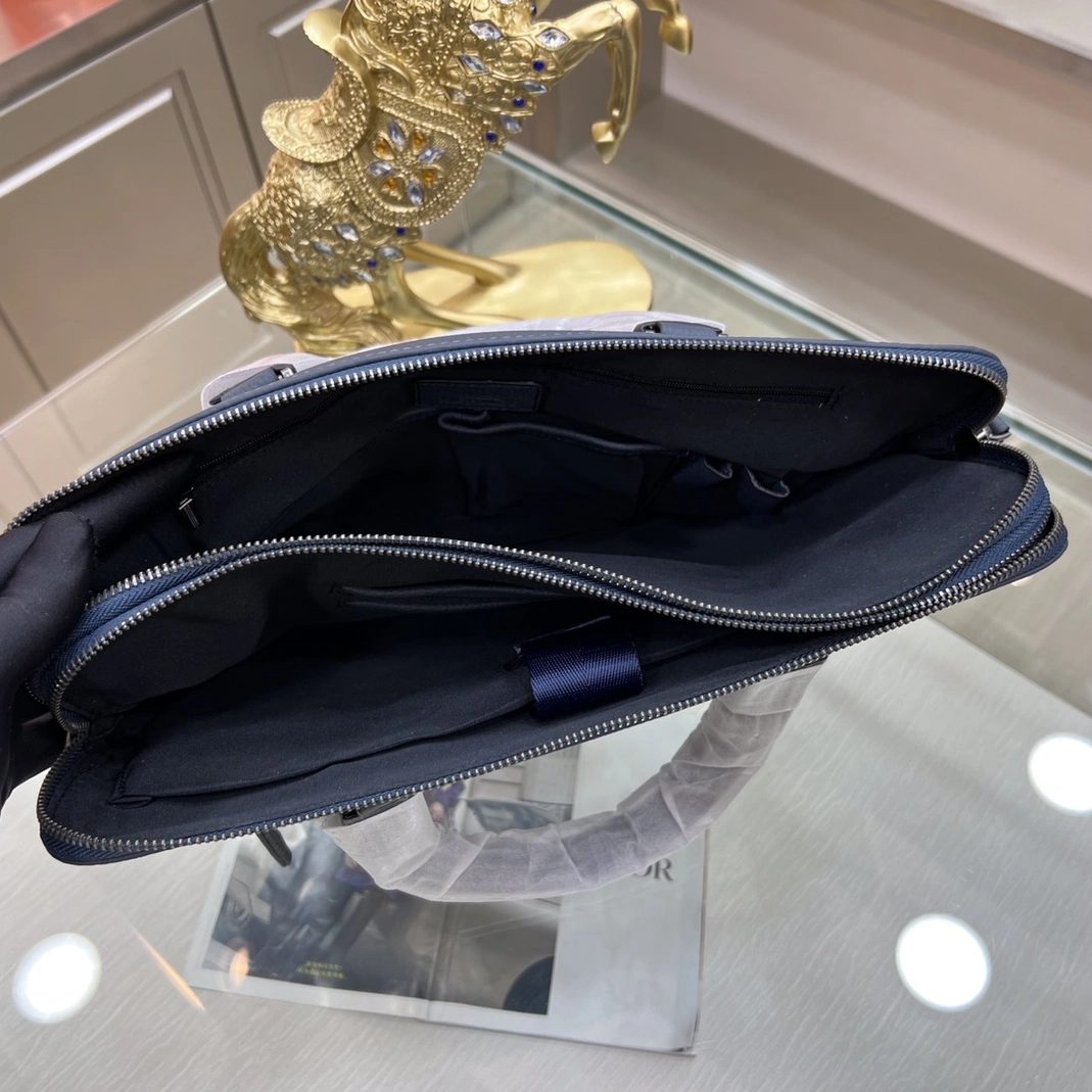 Hermes AAA Man Handbags Trendy 9453