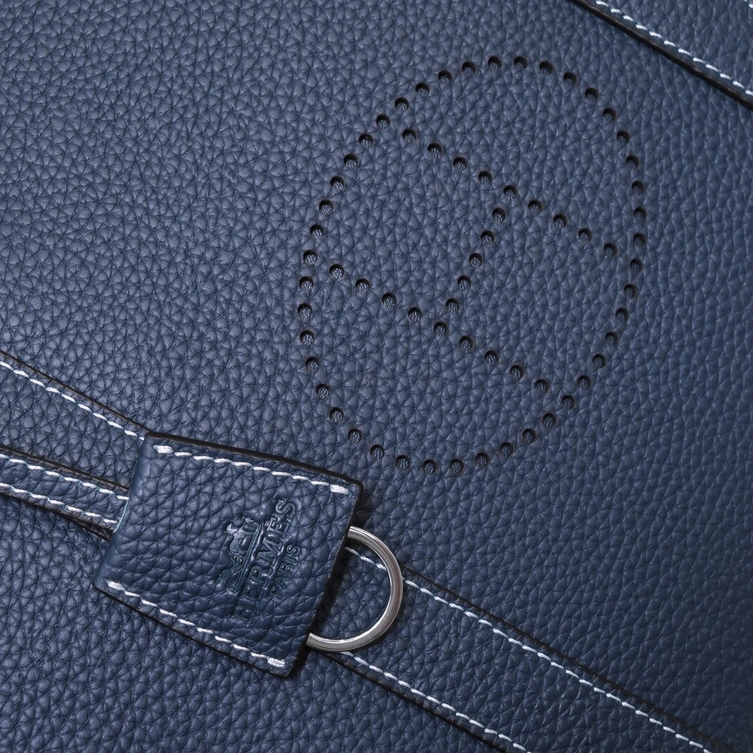 Hermes AAA Man Handbags Versatile 5788