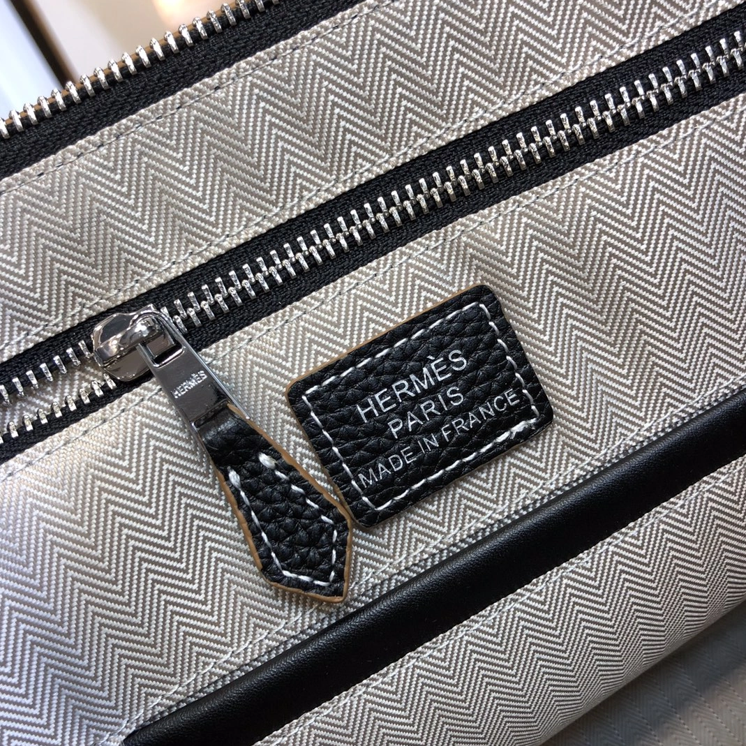 Hermes AAA Man Handbags Vibrant 9530