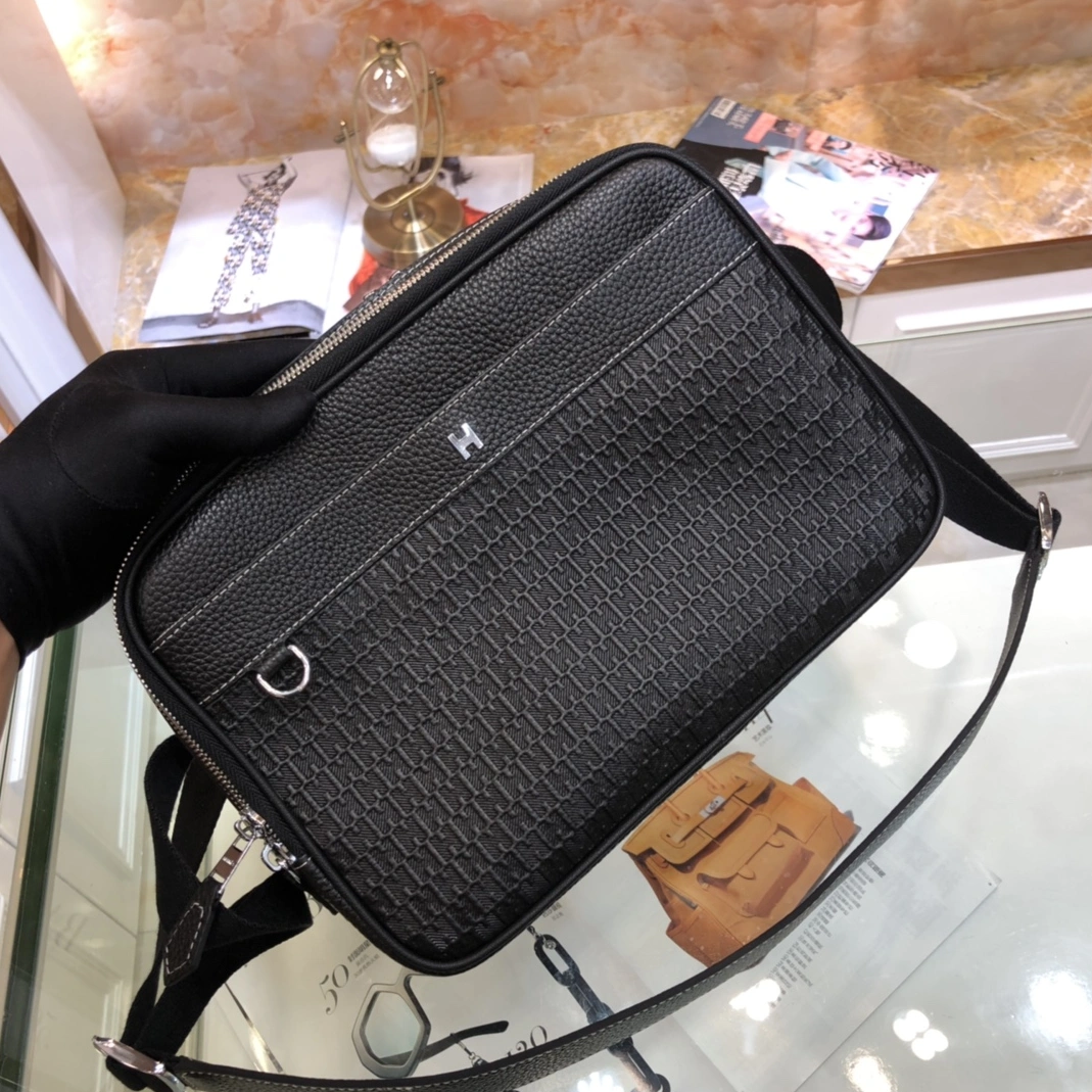 Hermes AAA Man Messenger Bags Bold 5546