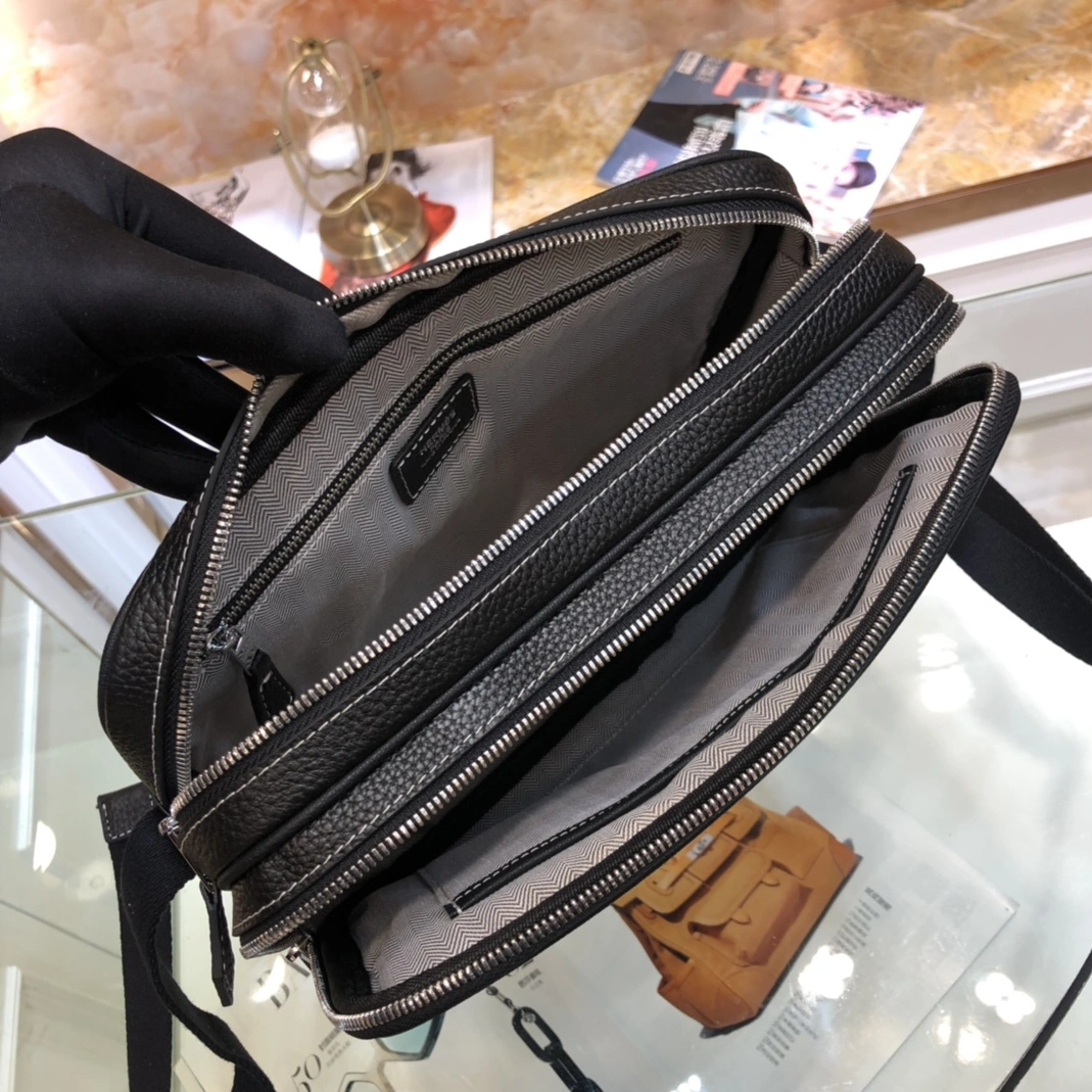Hermes AAA Man Messenger Bags Bold 5546
