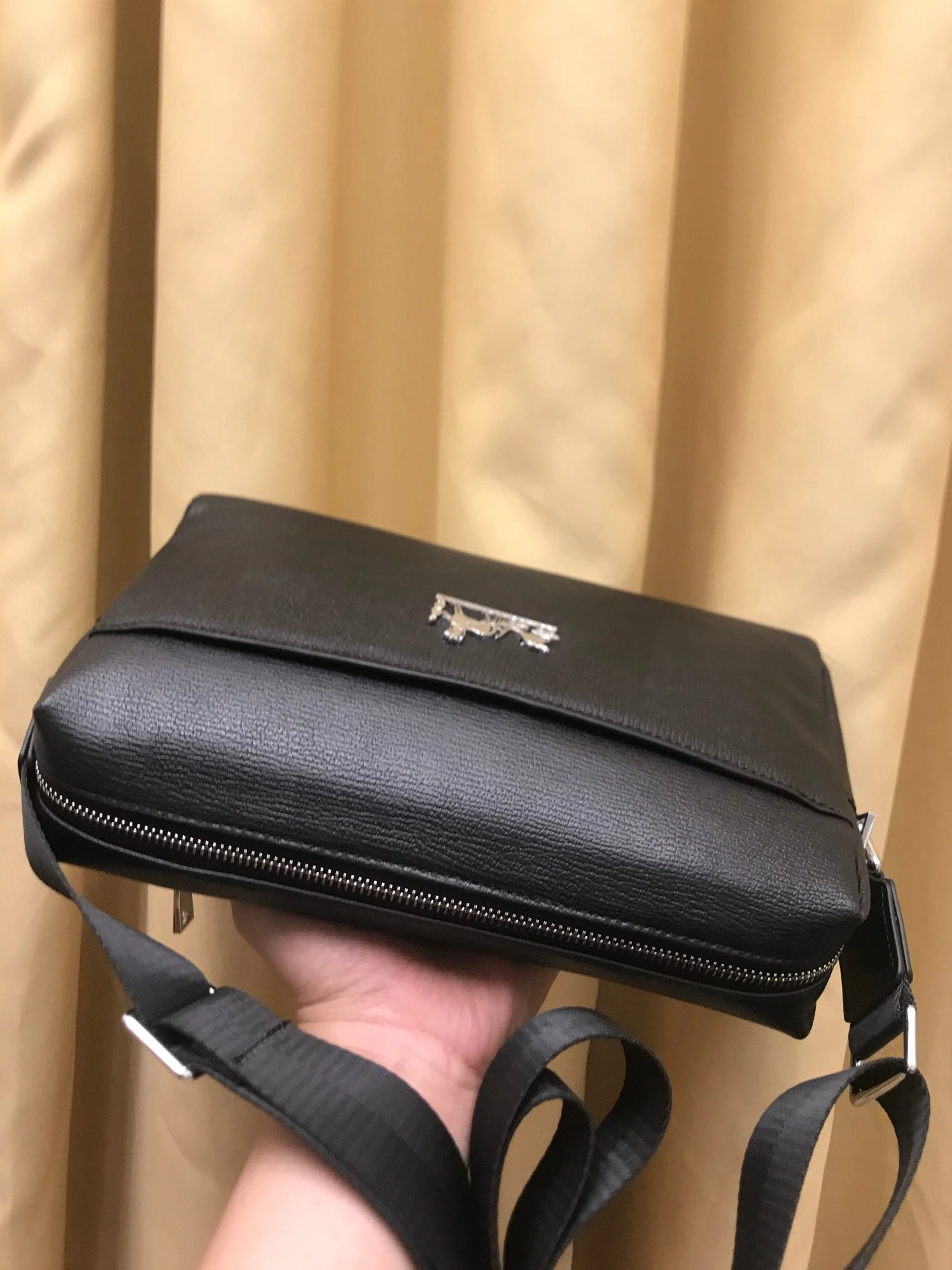 Hermes AAA Man Messenger Bags Compact 1753