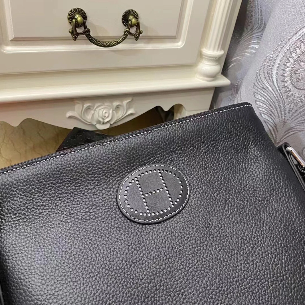 Hermes AAA Man Messenger Bags Fashionable 4031