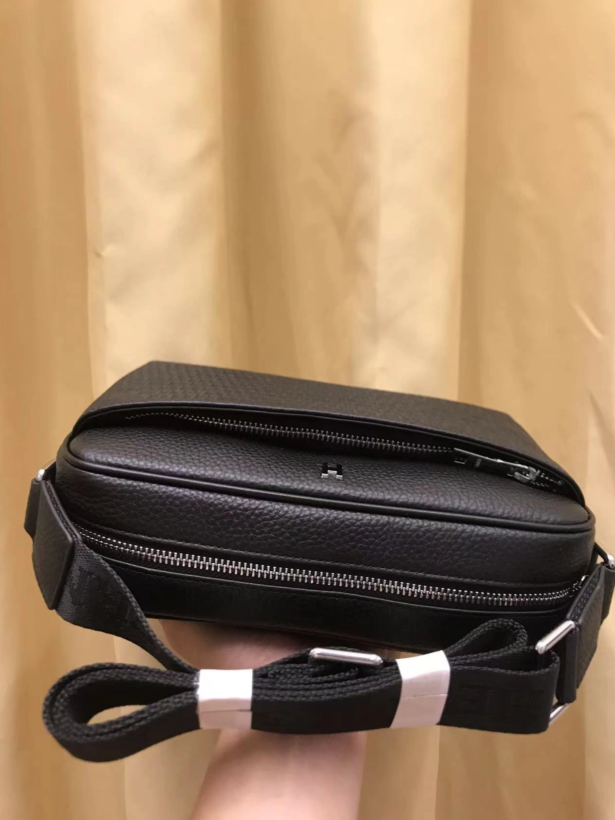 Hermes AAA Man Messenger Bags Flexible 5371