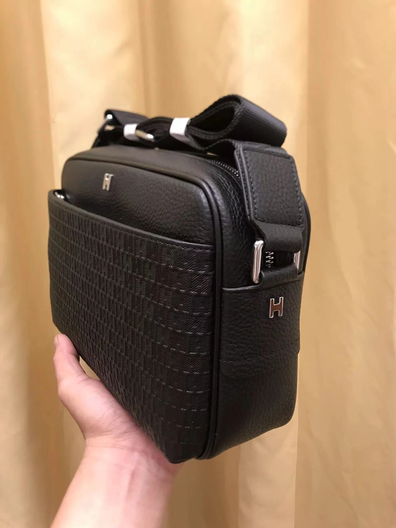 Hermes AAA Man Messenger Bags Flexible 5371