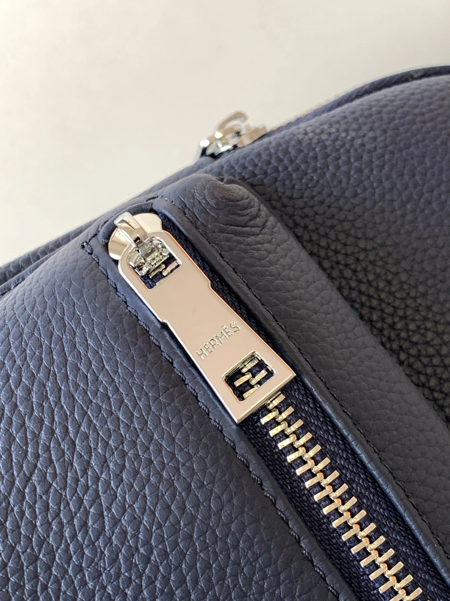 Hermes AAA Man Messenger Bags Flexible 6274