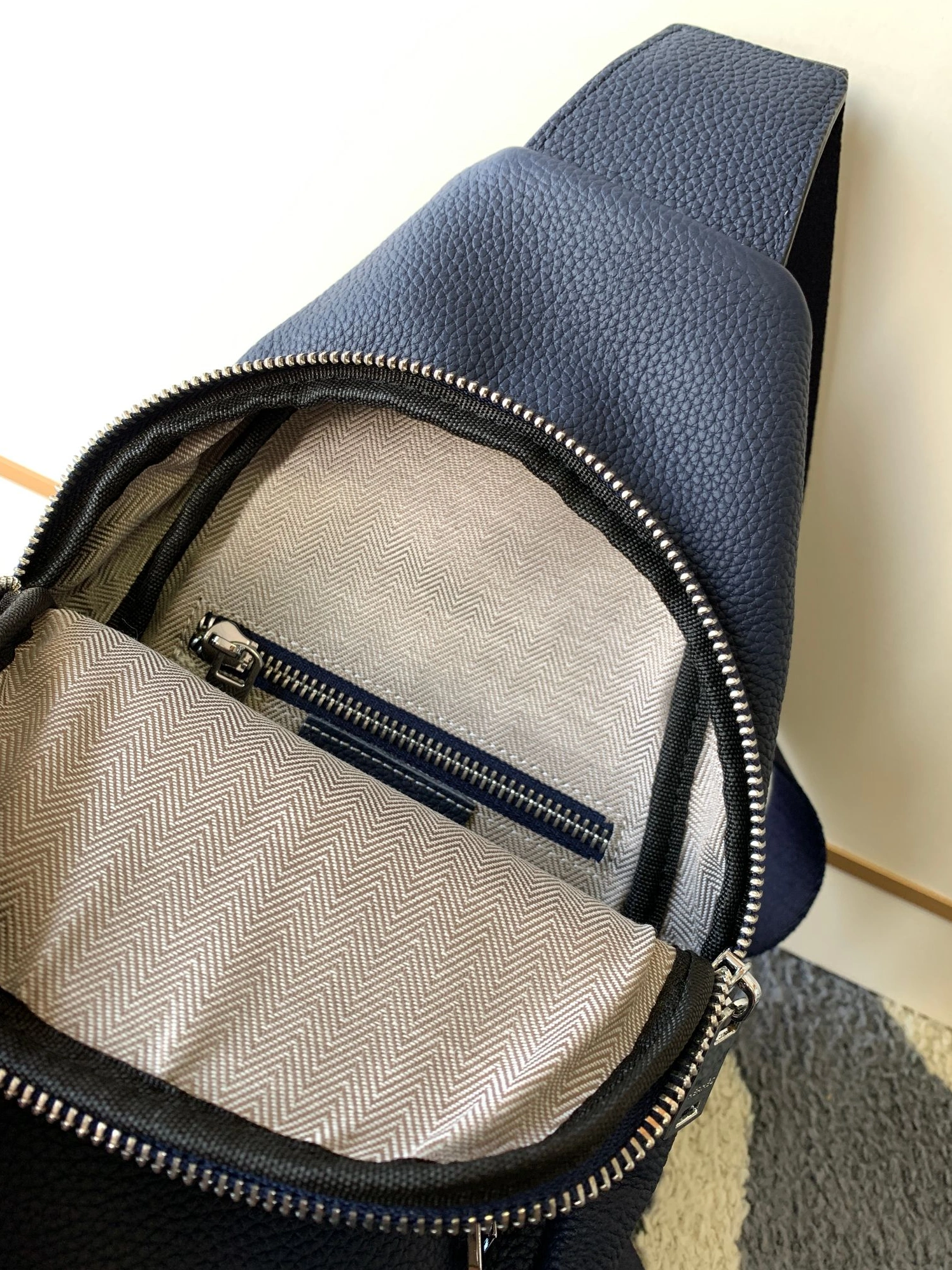Hermes AAA Man Messenger Bags Flexible 6274