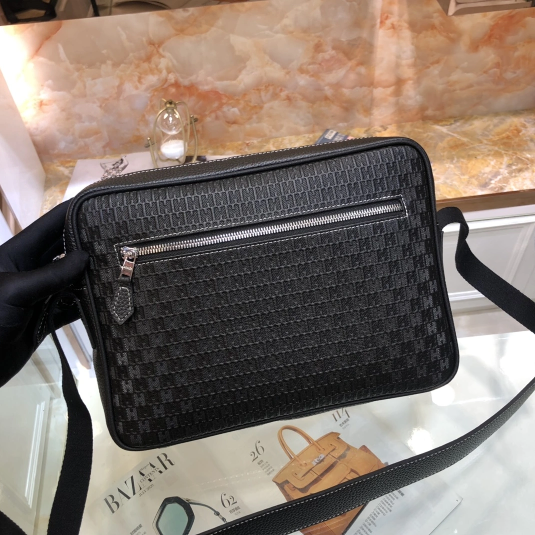 Hermes AAA Man Messenger Bags Flexible 8000