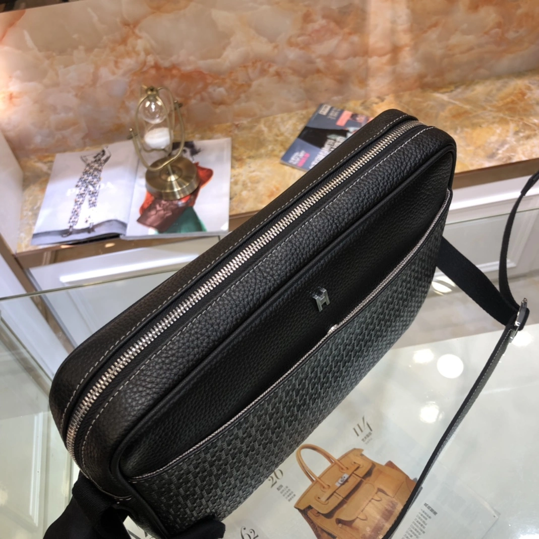 Hermes AAA Man Messenger Bags Flexible 8000