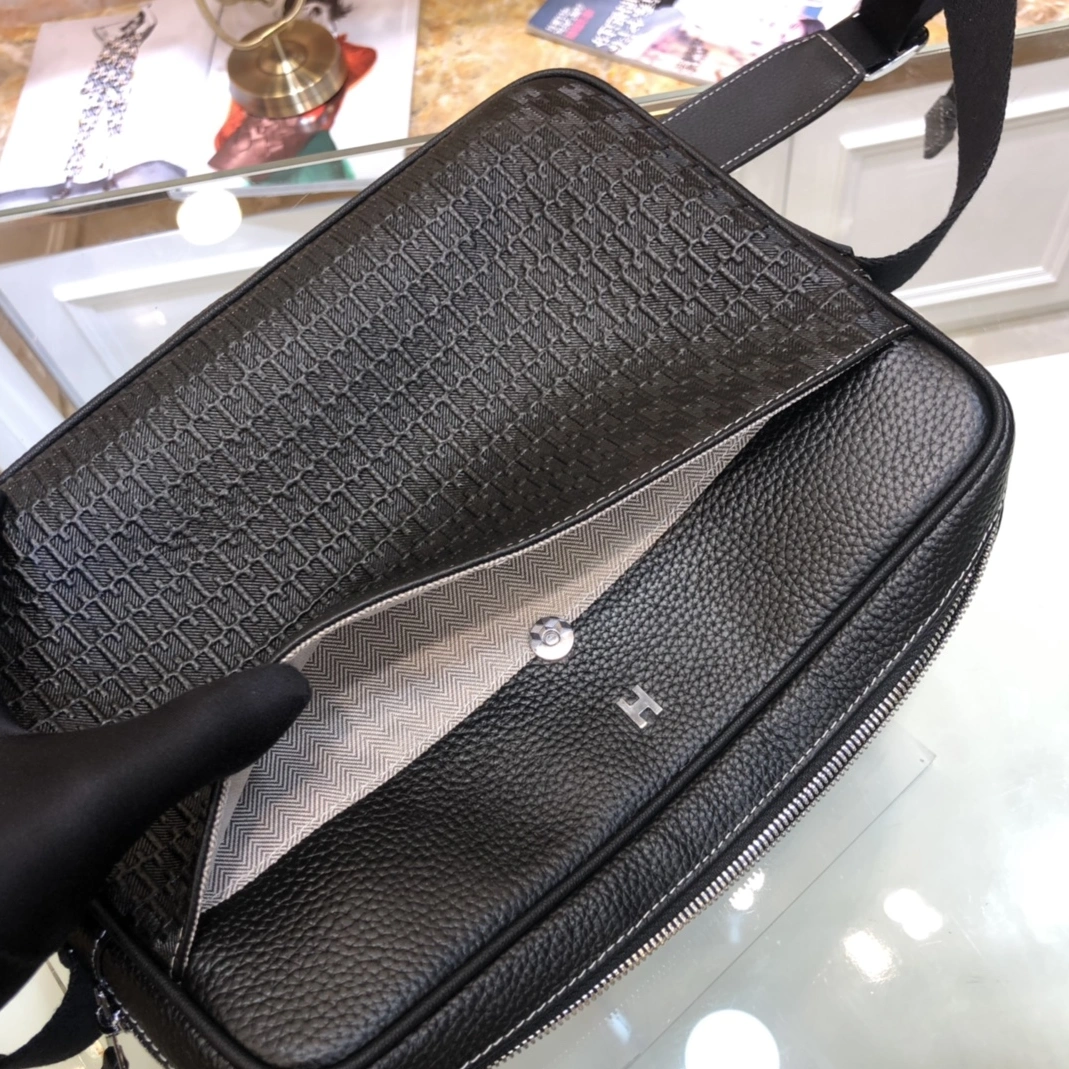 Hermes AAA Man Messenger Bags Flexible 8000