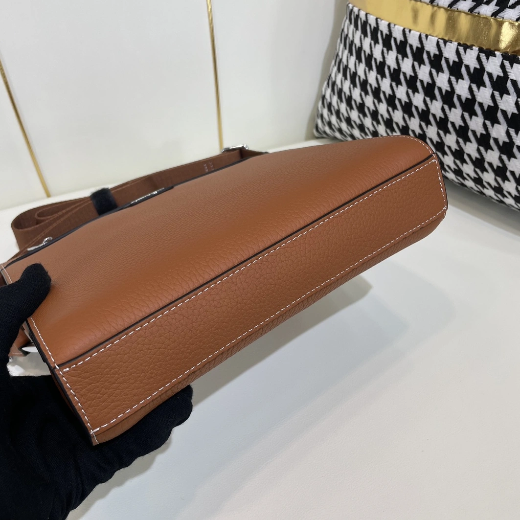 Hermes AAA Man Messenger Bags Modern 968