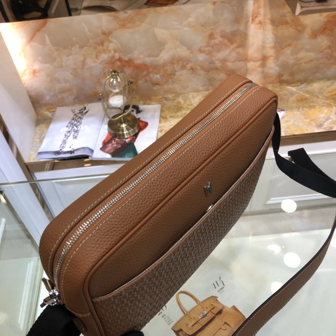 Hermes AAA Man Messenger Bags Resilient 682