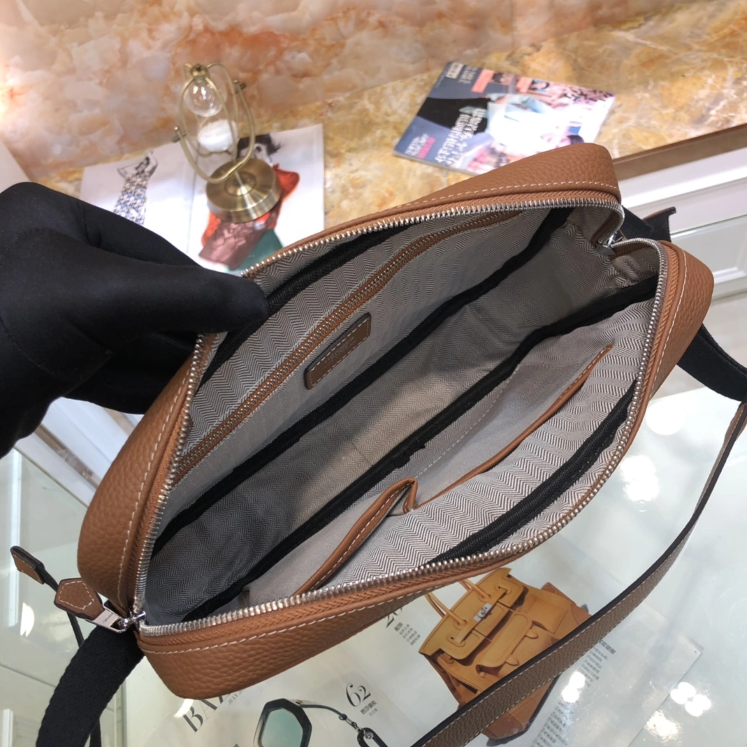 Hermes AAA Man Messenger Bags Resilient 682