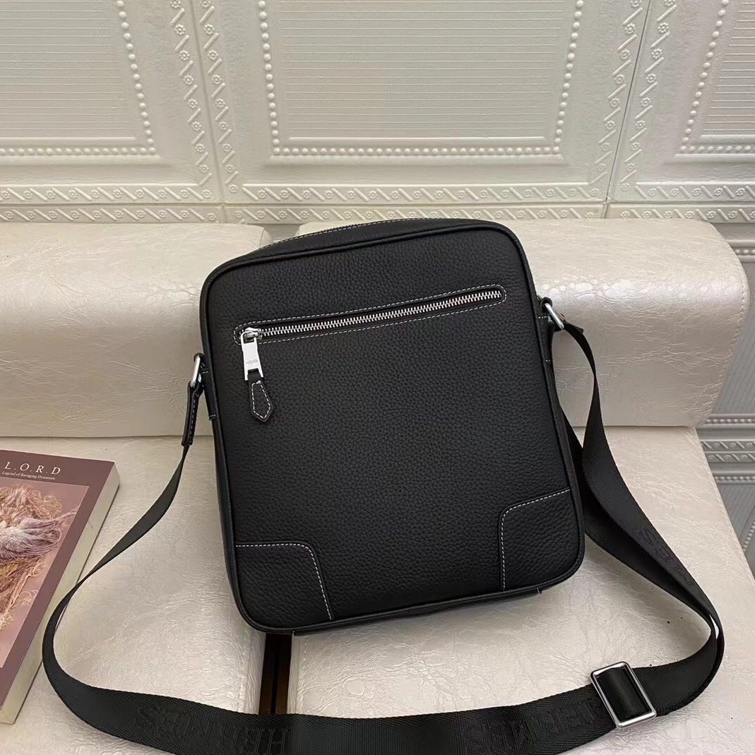 Hermes AAA Man Messenger Bags Trendsetting 118