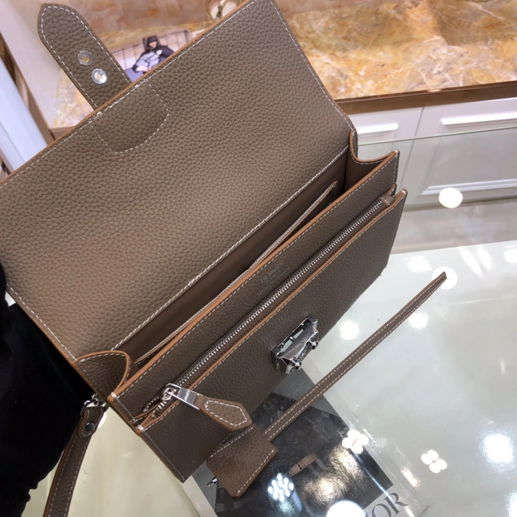 Hermes AAA Man Wallets Efficient 3987