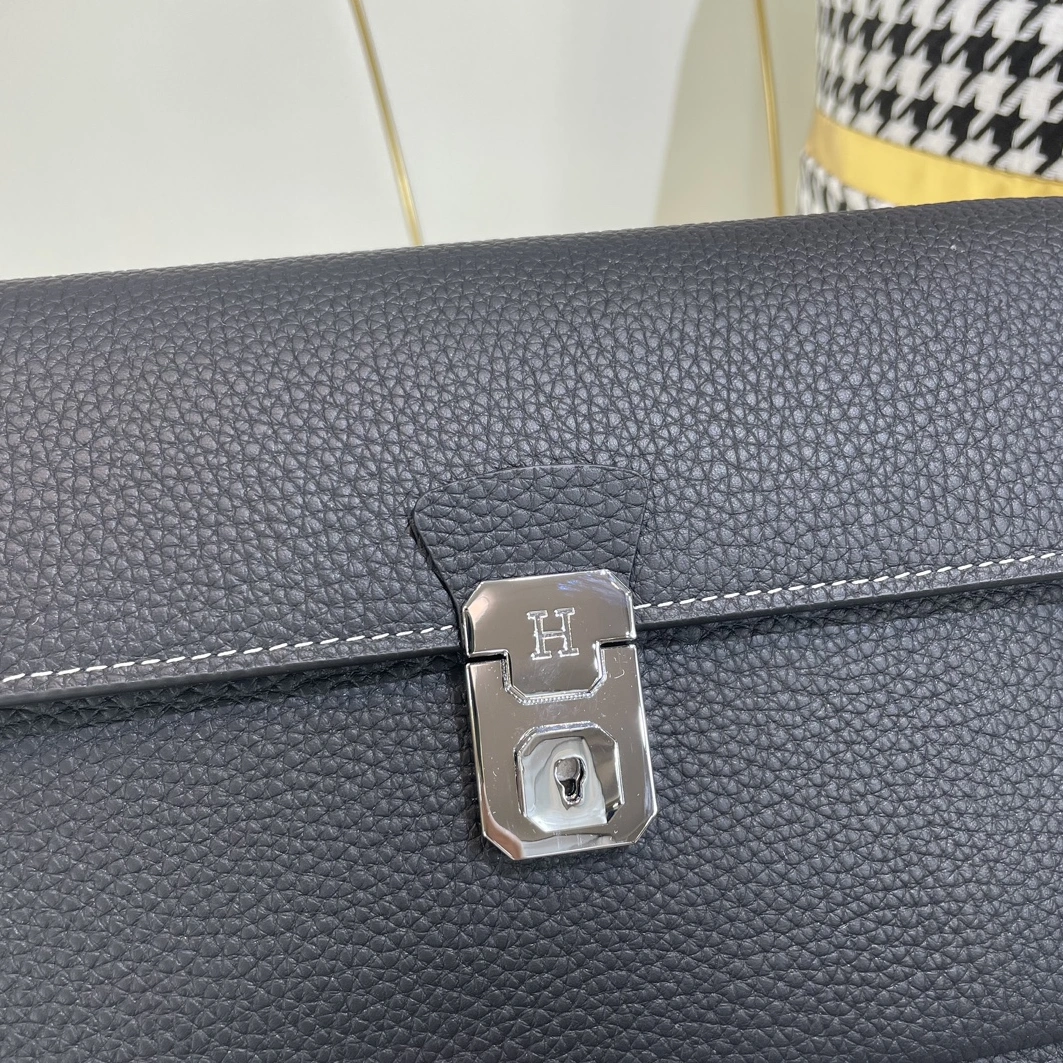 Hermes AAA Man Wallets GoAnywhere 7812