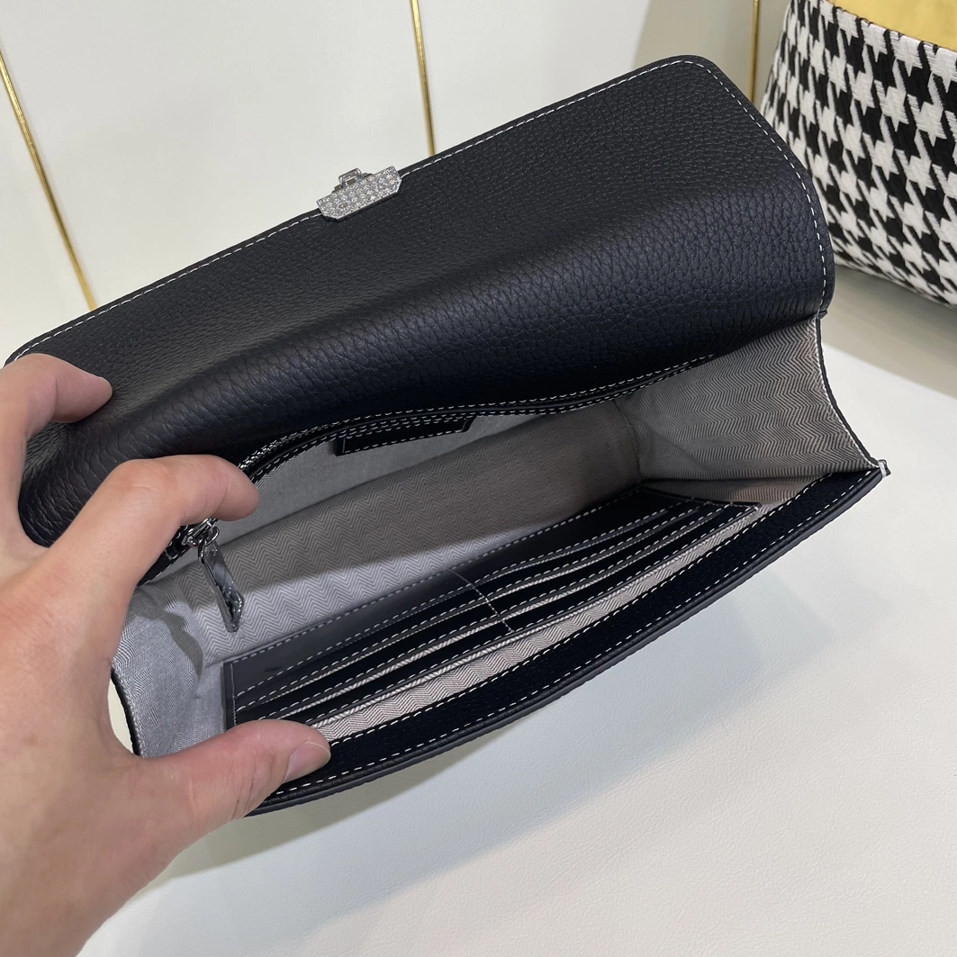 Hermes AAA Man Wallets GoAnywhere 7812