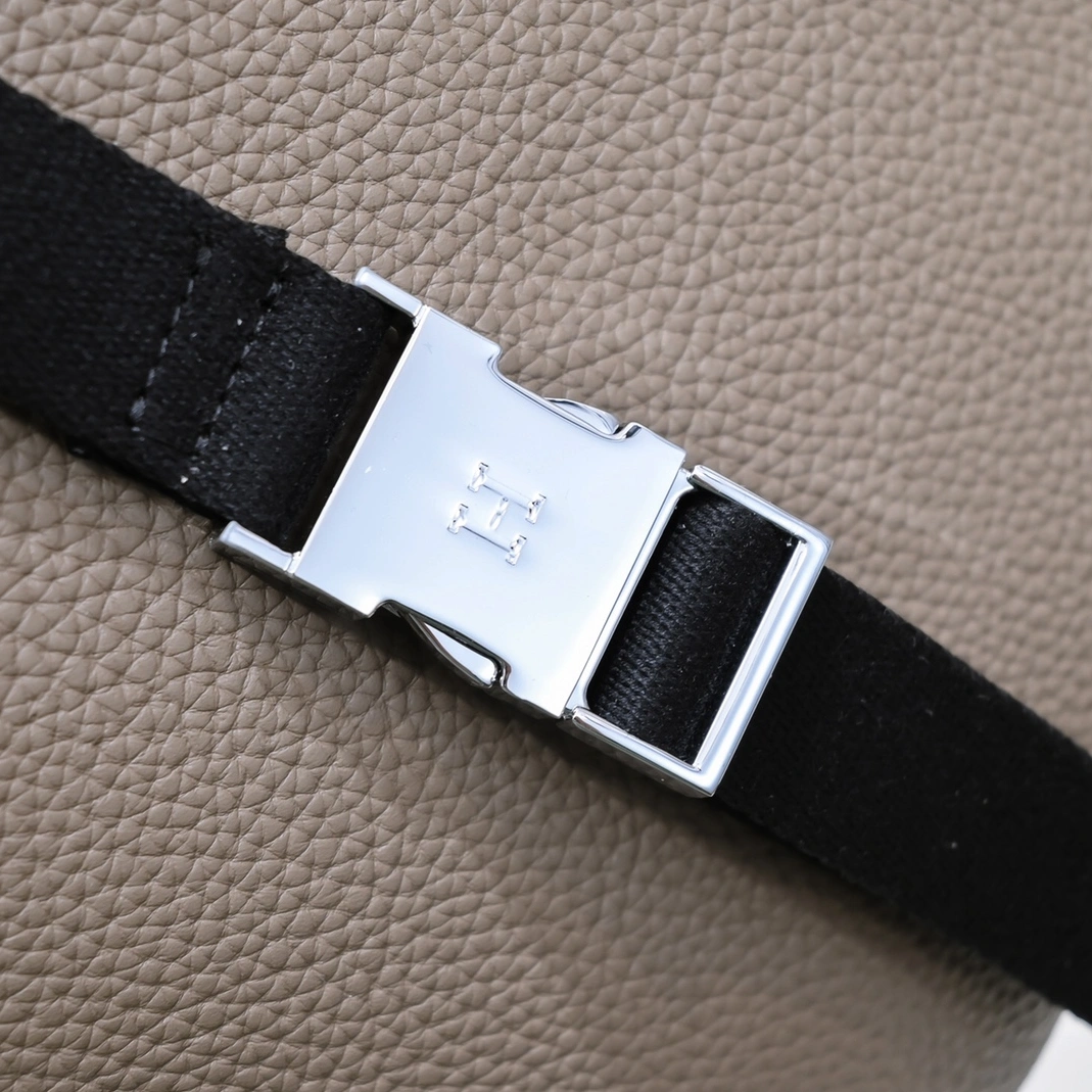 Hermes AAA Quality Belt Bags For Men EasyMatch 2648