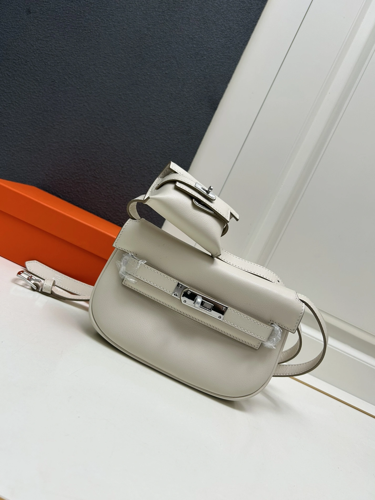 Hermes AAA Quality Belt Bags For Women HighQuality 9880