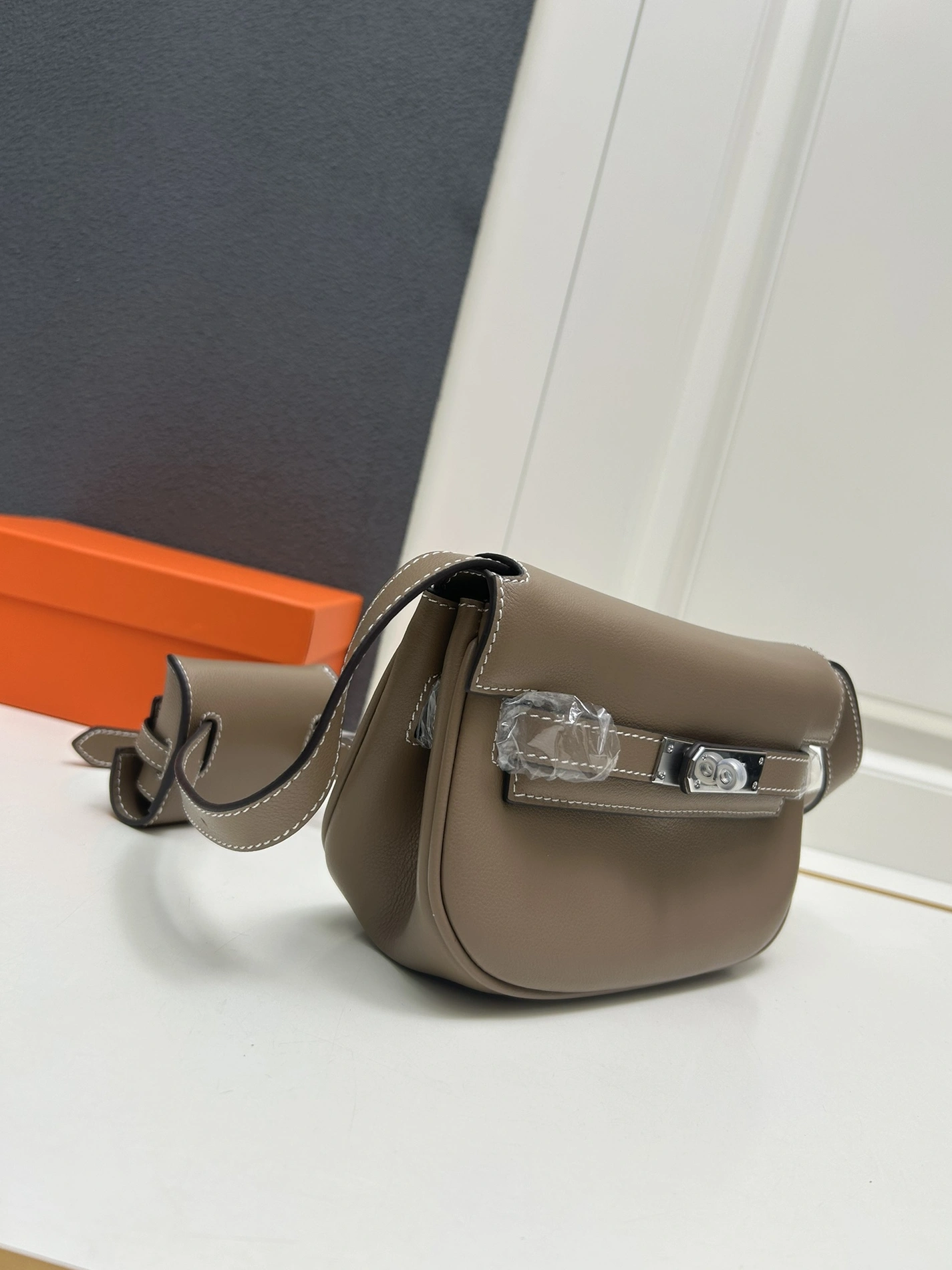 Hermes AAA Quality Belt Bags For Women Refined 5298