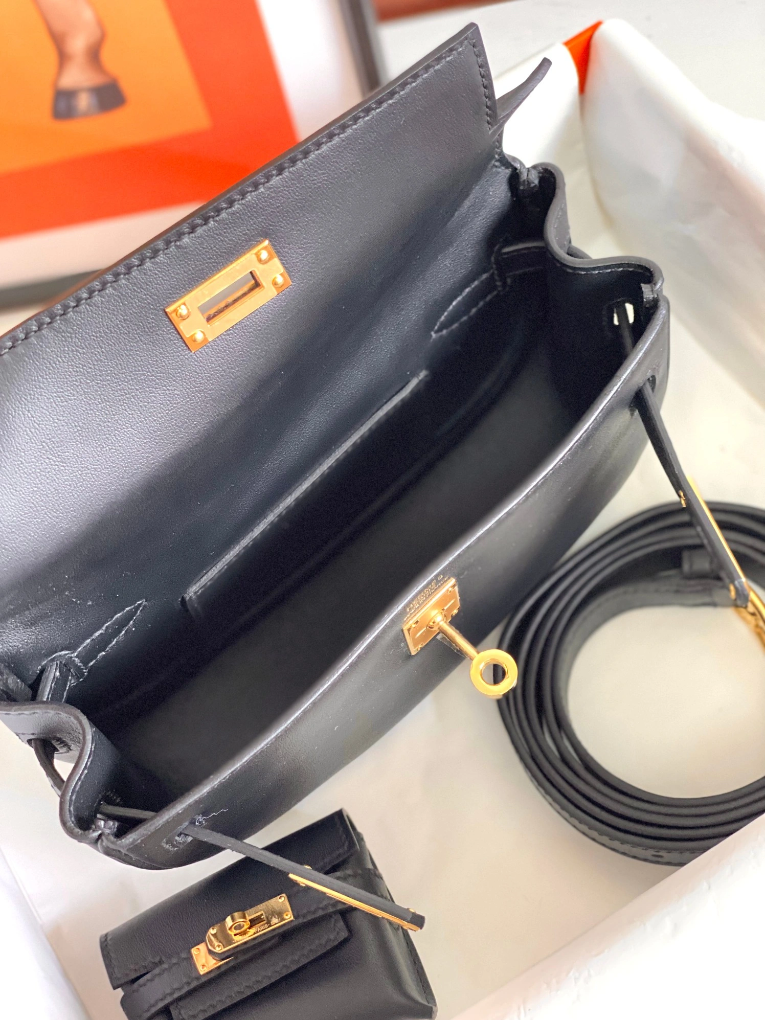 Hermes AAA Quality Belt Bags For Women StreetReady 8652