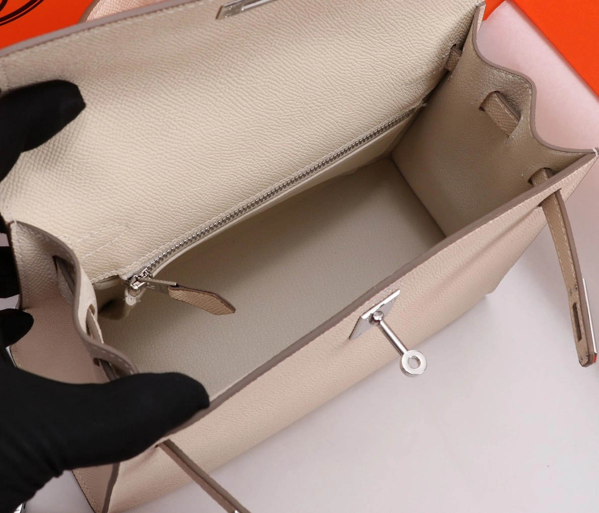 Hermes AAA Quality Handbags For Women Affordable 8070