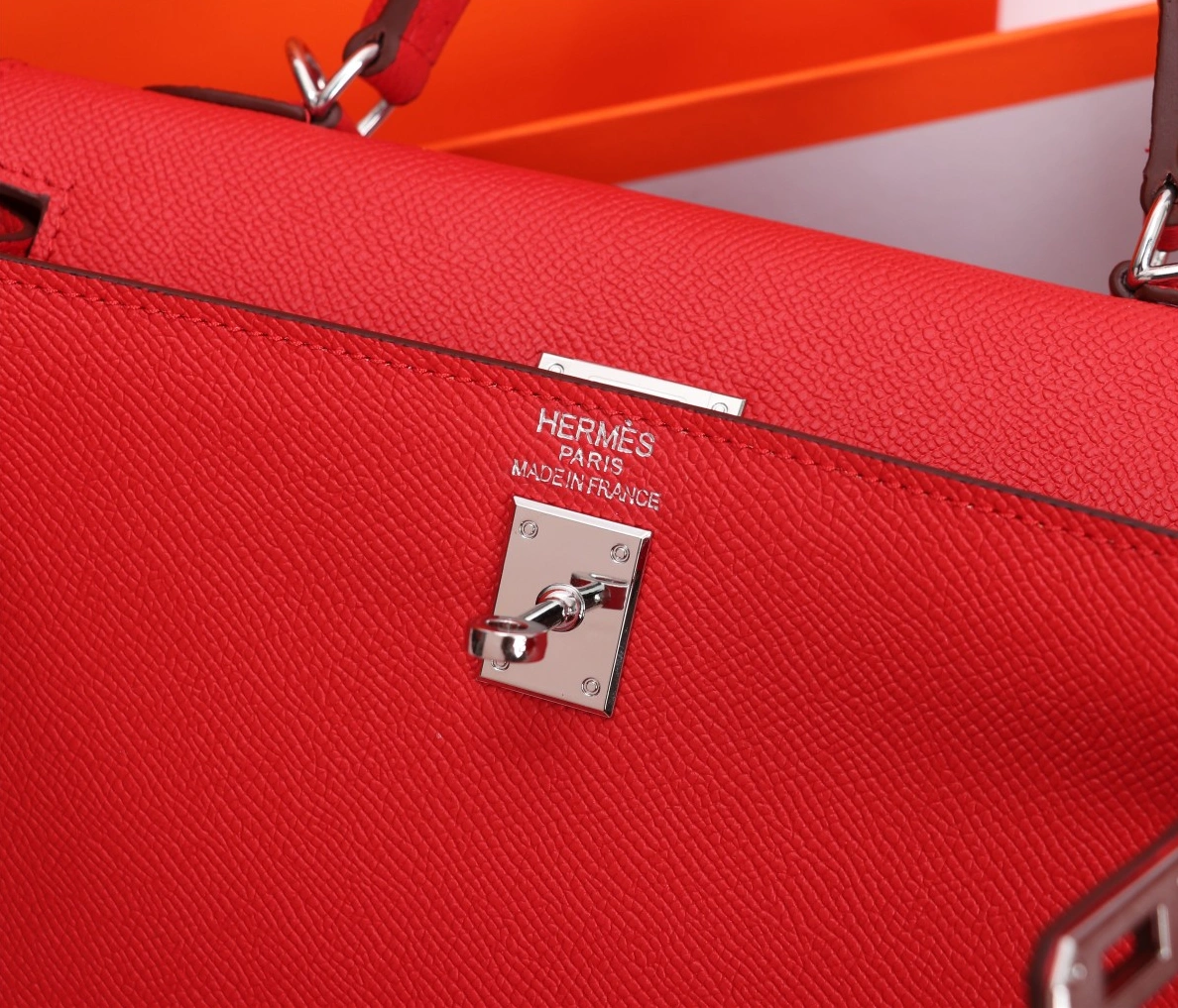 Hermes AAA Quality Handbags For Women Bright 670