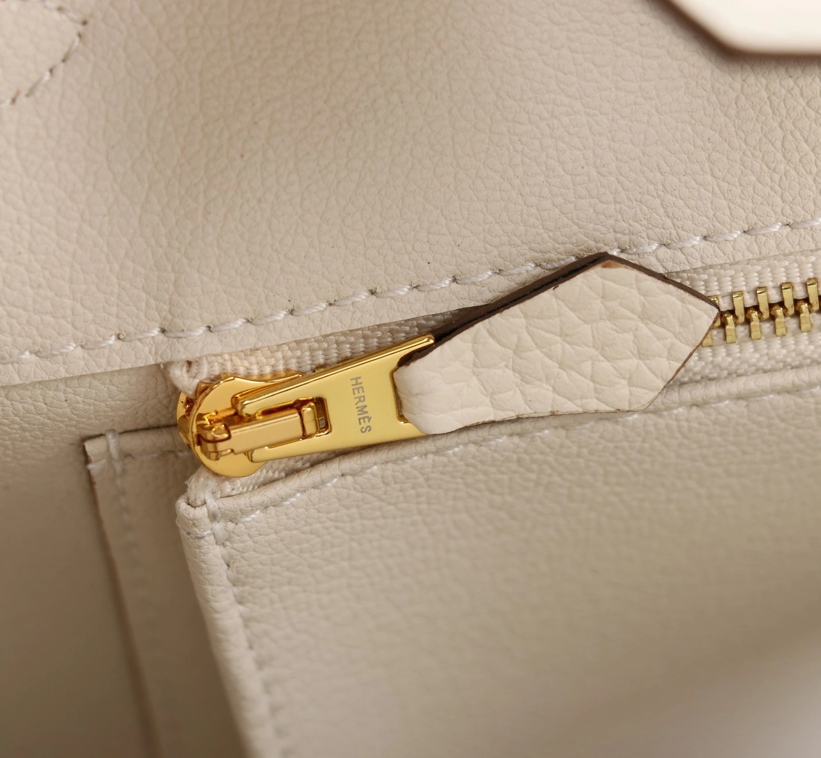 Hermes AAA Quality Handbags For Women EyeCatching 5565