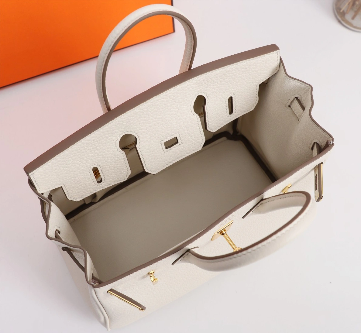 Hermes AAA Quality Handbags For Women EyeCatching 5565