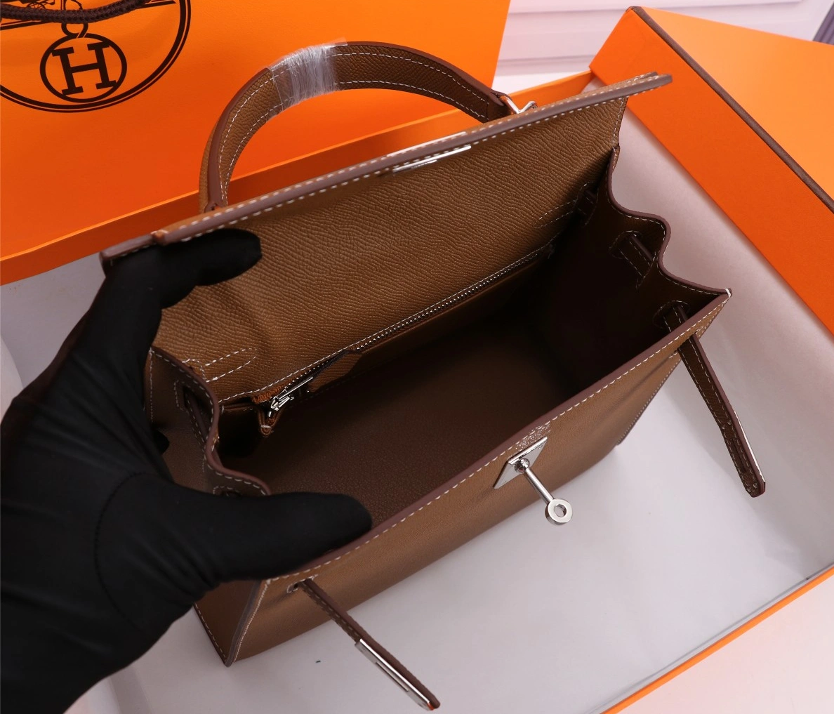 Hermes AAA Quality Handbags For Women Lightweight 7049