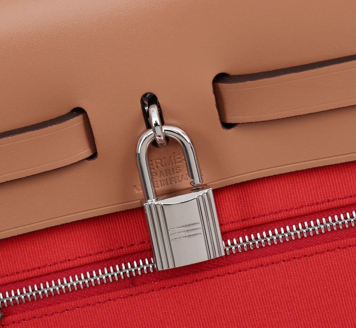 Hermes AAA Quality Handbags For Women Minimalist 5788