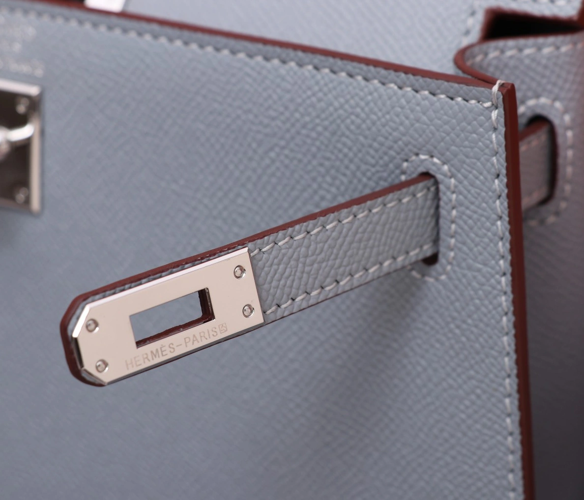 Hermes AAA Quality Handbags For Women Minimalist 5929