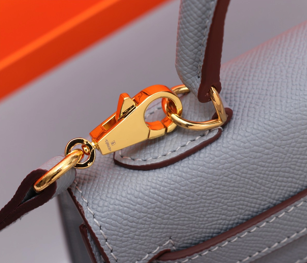 Hermes AAA Quality Handbags For Women Modern 1369