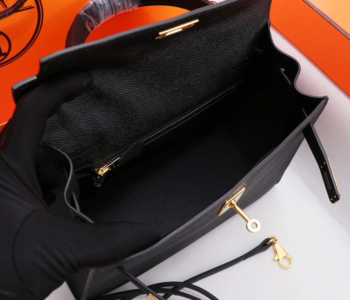 Hermes AAA Quality Handbags For Women Sleek 7514