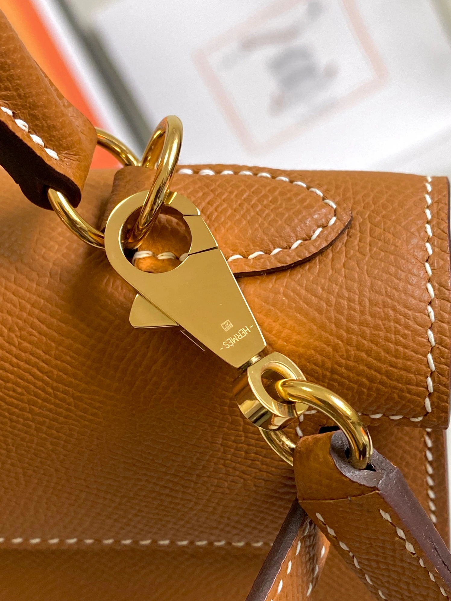 Hermes AAA Quality Handbags For Women Sleek 9631